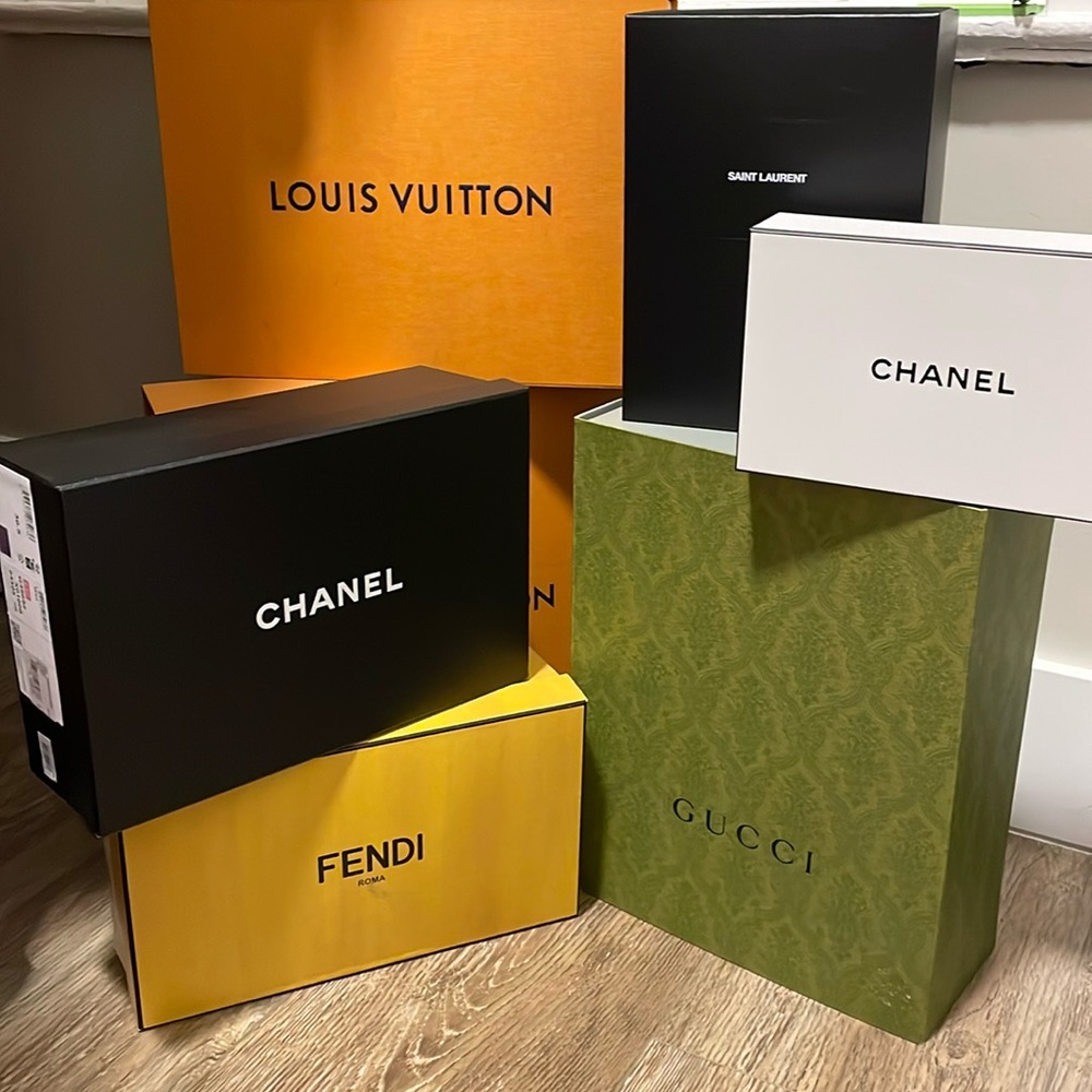 Live show listing… 🤎